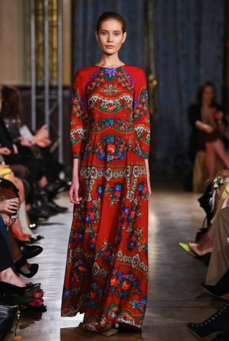 Red dress in Russian style