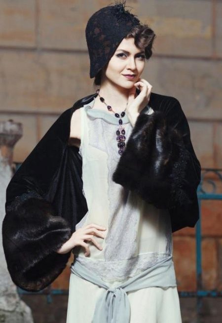 Gray Gatsby Dress with Black Bonnet and Boa