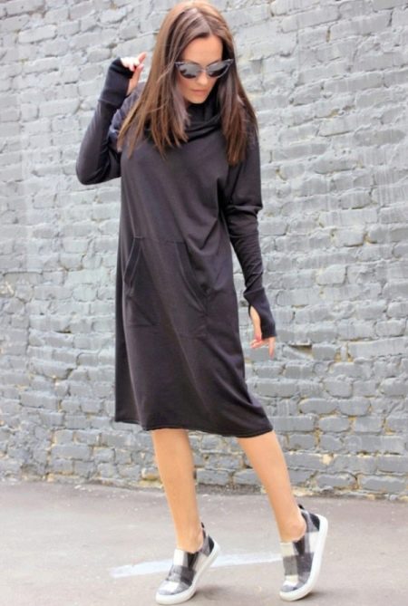 Sporty hooded dress