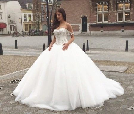 Very lush wedding dress