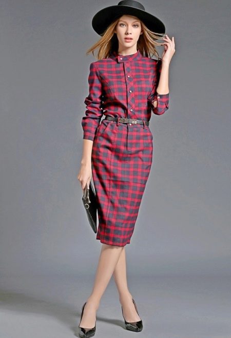 Robe à carreaux rouge