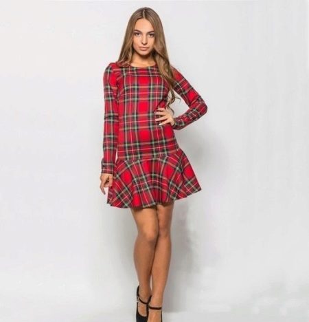 Robe courte rouge à carreaux taille basse