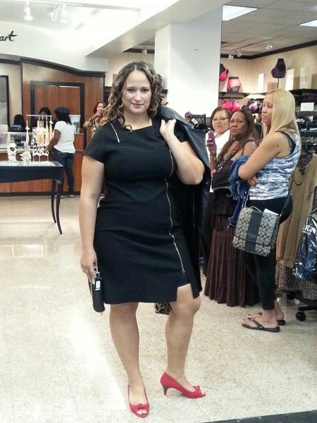 Black office dress with zipper for overweight and matching accessories he has