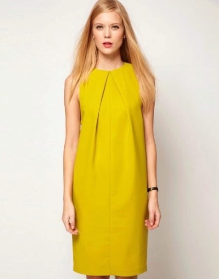 Straight cut dress made of polyester for the autumn-spring period