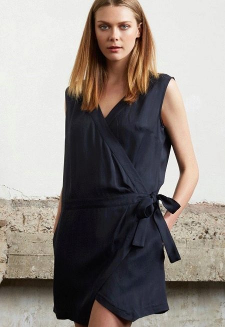 Black short staple dress