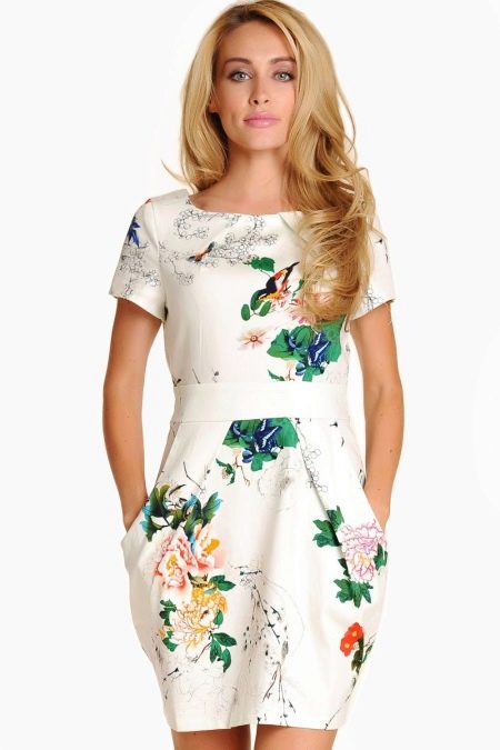 Tulip dress with boat neckline