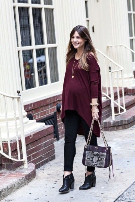 Maternity tunic with leggings