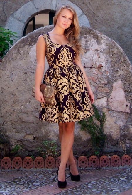 Casual baroque dress