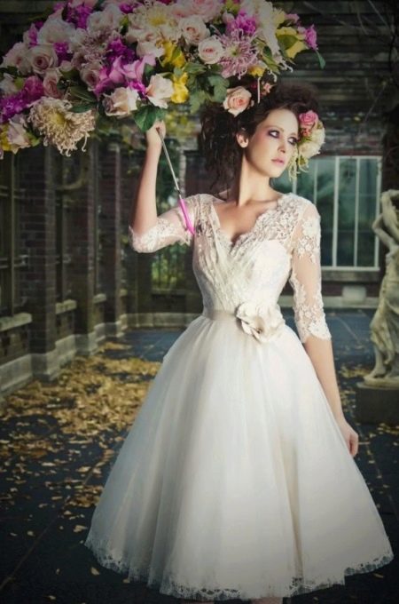 Robe de mariée midi avec haut ajouré