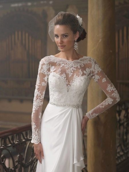 Robe de mariée avec manches en dentelle