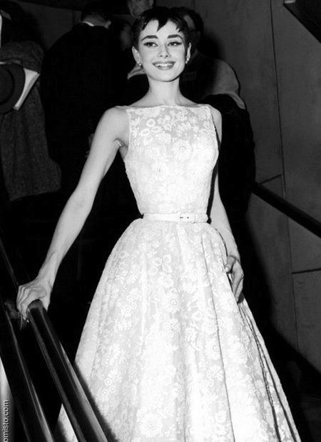 Fluffy Dresses 60s - Audrey Hepburn