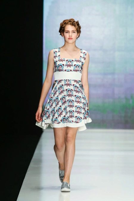 Short color fitted dress
