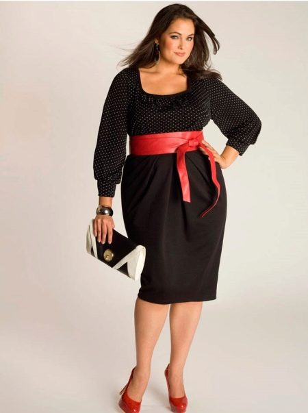 Fitted dress for full