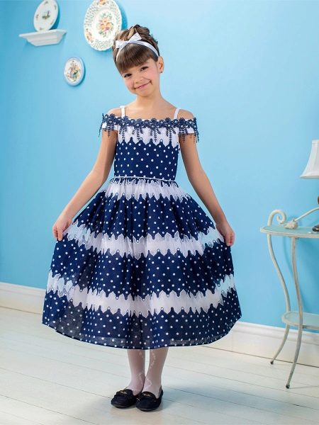 Elegant dress for girls in polka dots