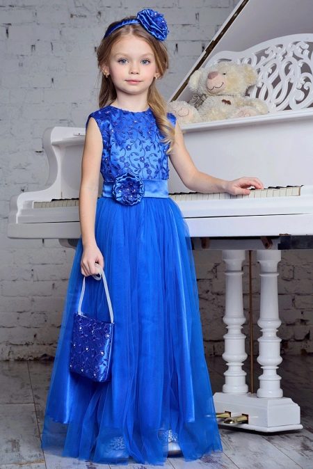 Elegant floor-length blue dress for girls