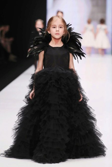 Elegant evening dress for girls