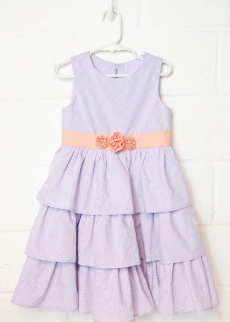 Do-it-yourself elegant dress for a girl