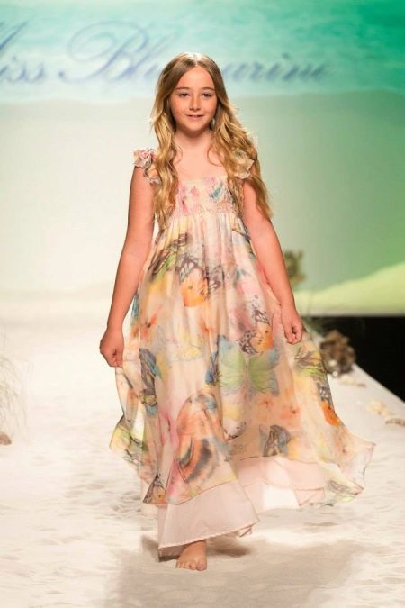 Floor-length dress for a girl of 11 years old