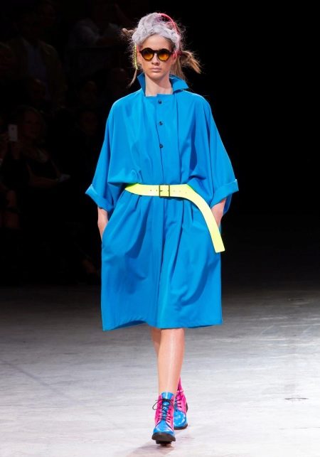 Sneakers for shirt dress