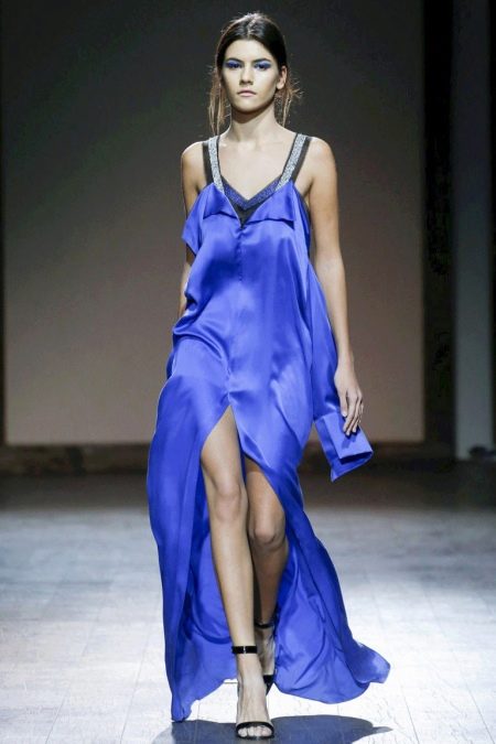 Accessories for a blue dress to the floor