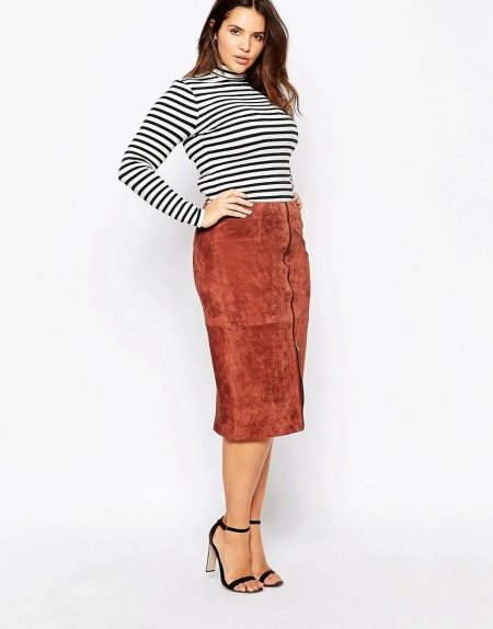 Pencil skirt for plump