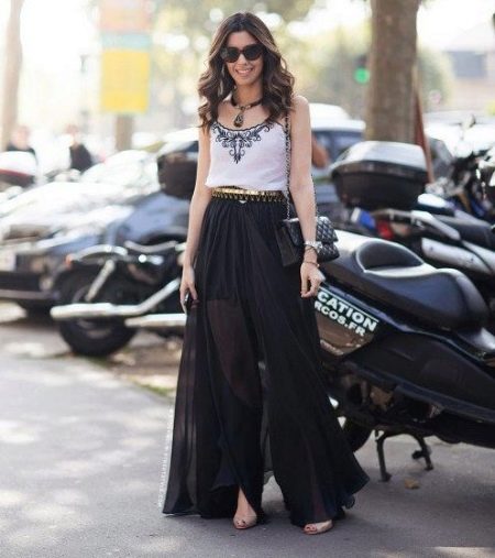 Jupes pour filles avec une silhouette en forme de poire