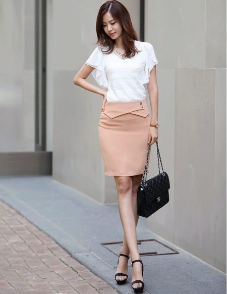 Straight skirt with yoke