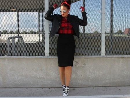 High-waisted straight skirt