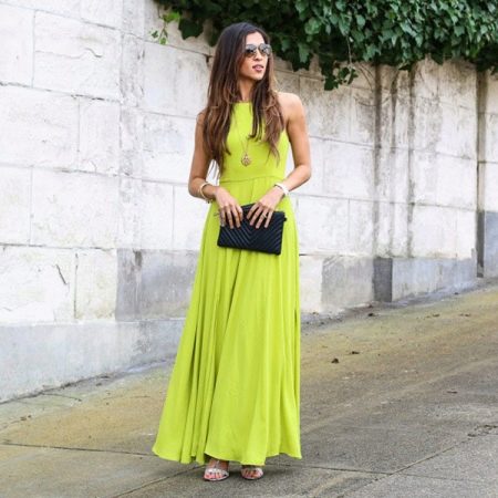 What to wear with a light green dress
