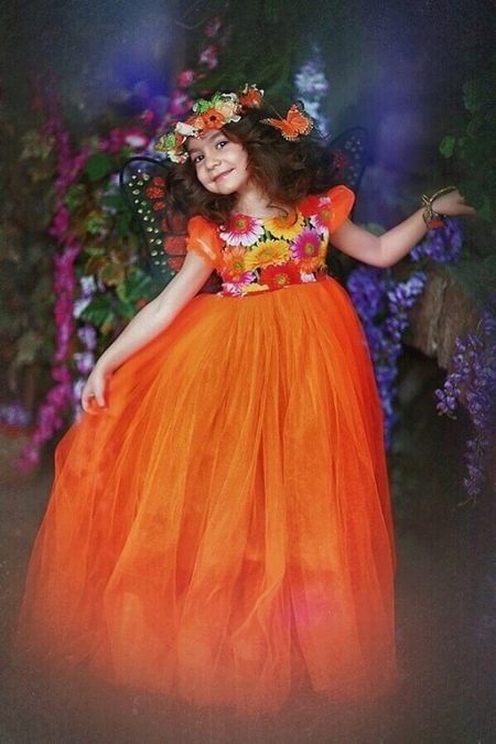 Chic wedding puffy dress with a high waist for a girl